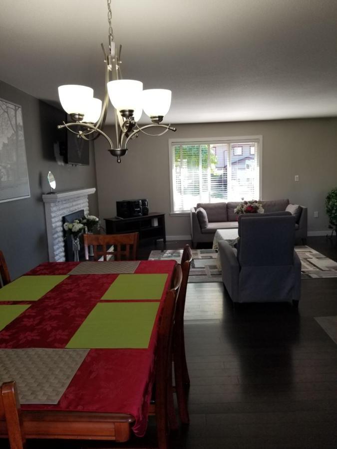 Excellent 3 Bedroom Location In Heart Of Maple Ridge Dış mekan fotoğraf