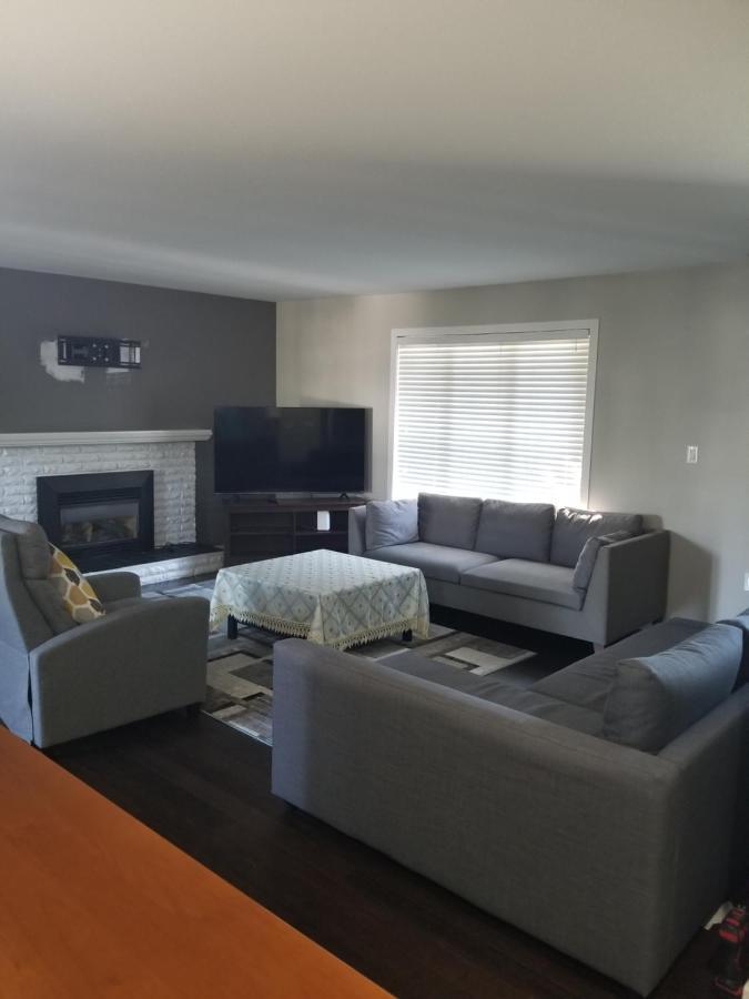 Excellent 3 Bedroom Location In Heart Of Maple Ridge Dış mekan fotoğraf